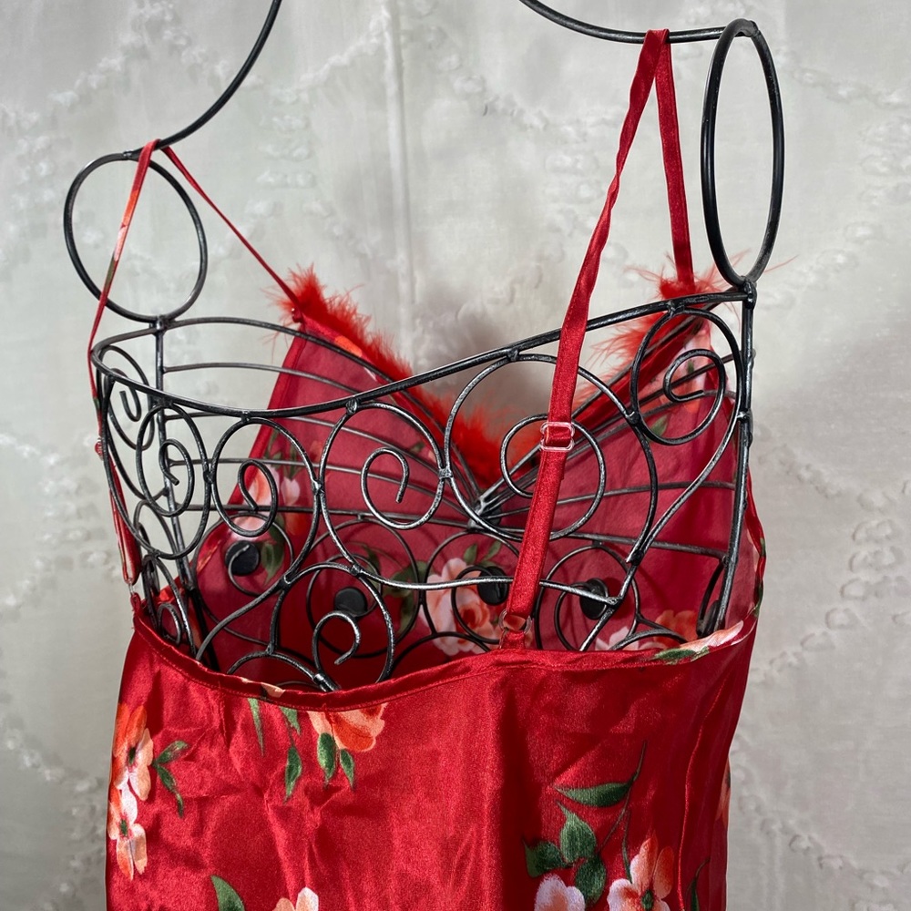 NWT Moon Dance Size M Red Floral Satin Camisole with Feather Trim - Picture 8 of 8